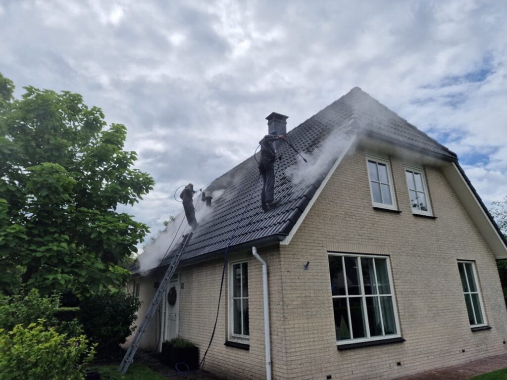 Dak laten reinigen